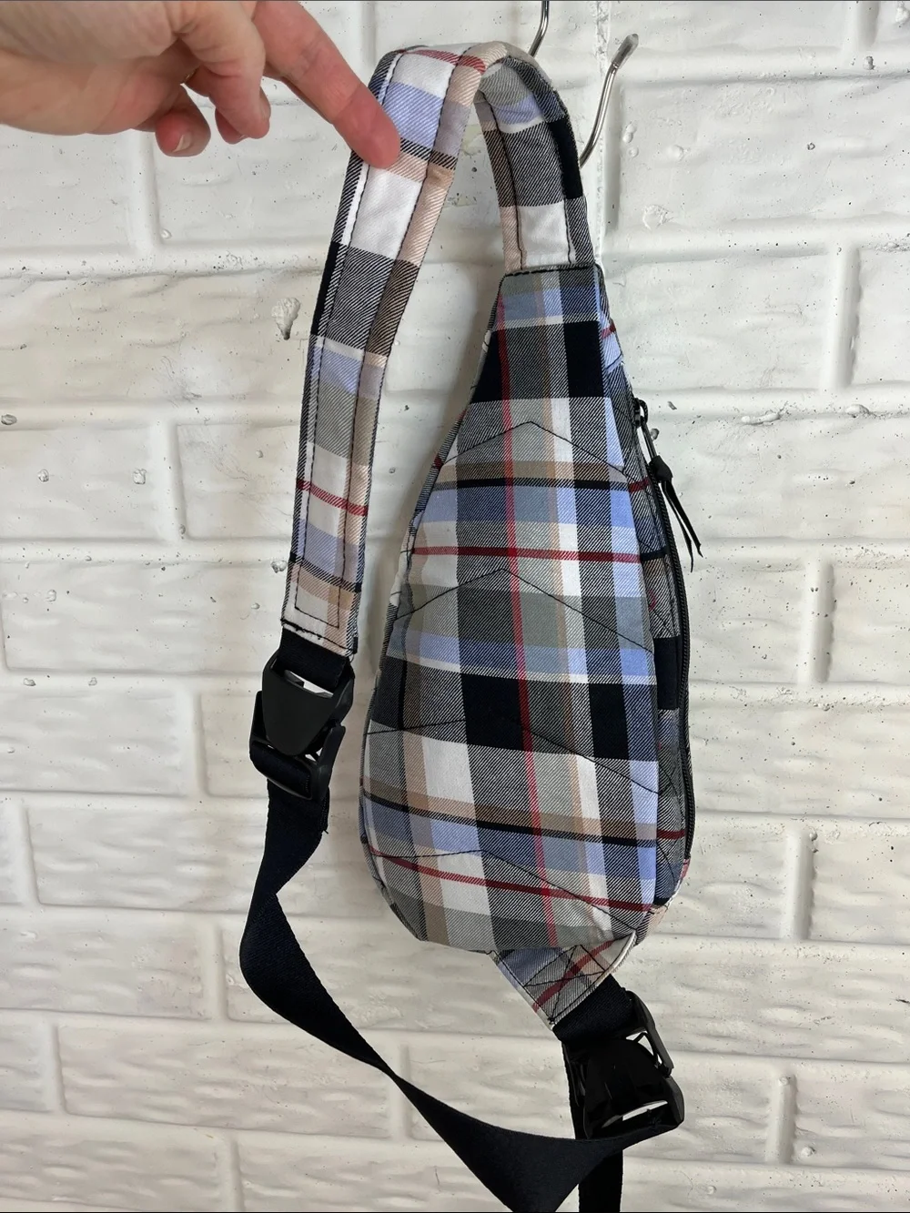 VERA BRADLEY ESSENTIAL SLING BAG PLAID QUILTED SMALL BACKPACK NWOT